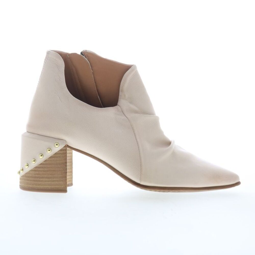 A.S. 98 Womens Vince Beige Boots (NWT)